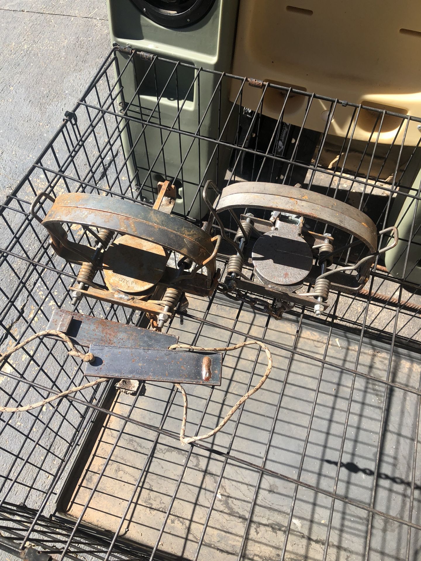 MB550’s, TS85’s, MB750’s, CDR’s and setters. Traps for coyotes and beaver for Sale in