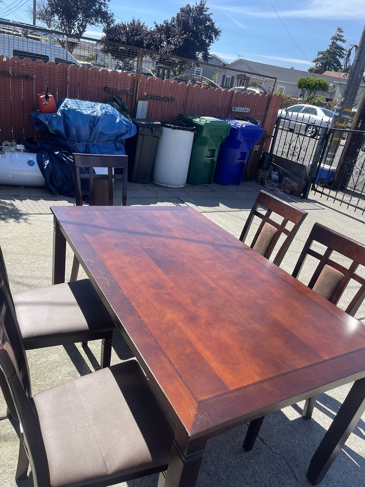 Dinning Table