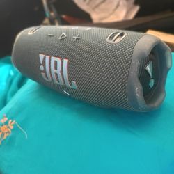 JBL Charge 6
