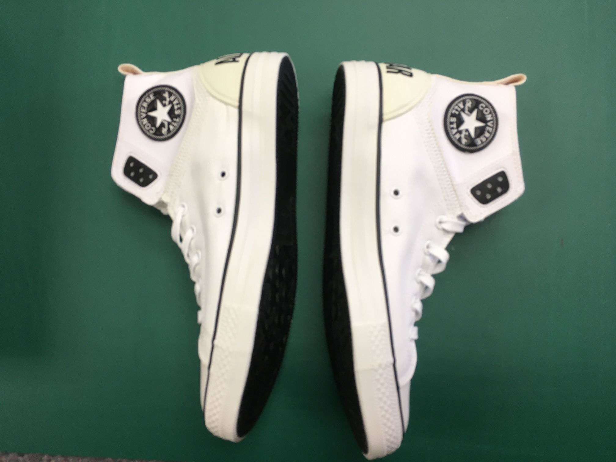 Converse White Men’s Size 10