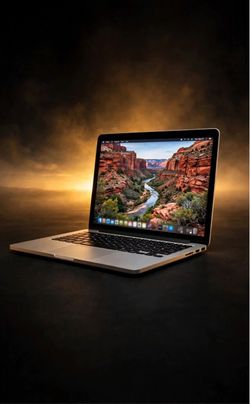 Apple MacBook Pro 13” Retina i5/8GB/256GB SSD $180