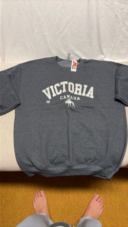 Victoria Canada dark grey sweatshirt in men’s Large size BNWT brand new never worn!