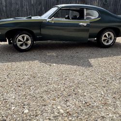 Ertl 1/18 1969 Pontiac Gto