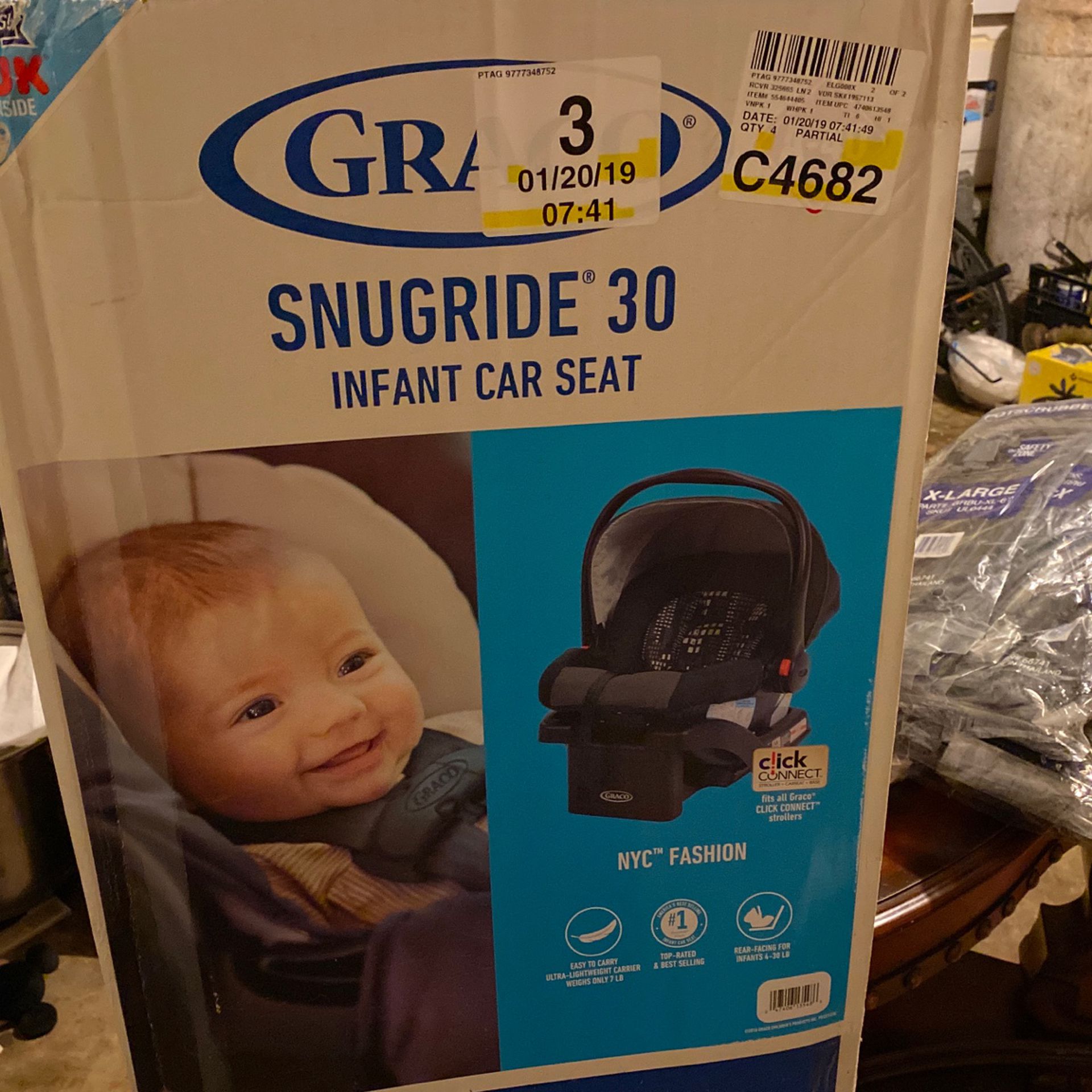 BRAND NEW BABY CAR SEAT
