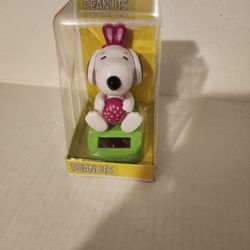 Easter Snoopy Solar Bobblehead - Pink