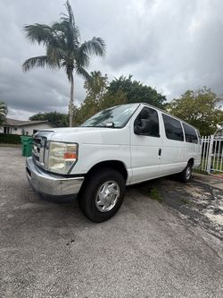 2013 Ford E-350