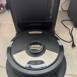 Shark Matrix Plus 2in1 Vacuum And Mop With Extras