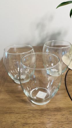 (Like New )Clear Glass Vase 12 Pieces 