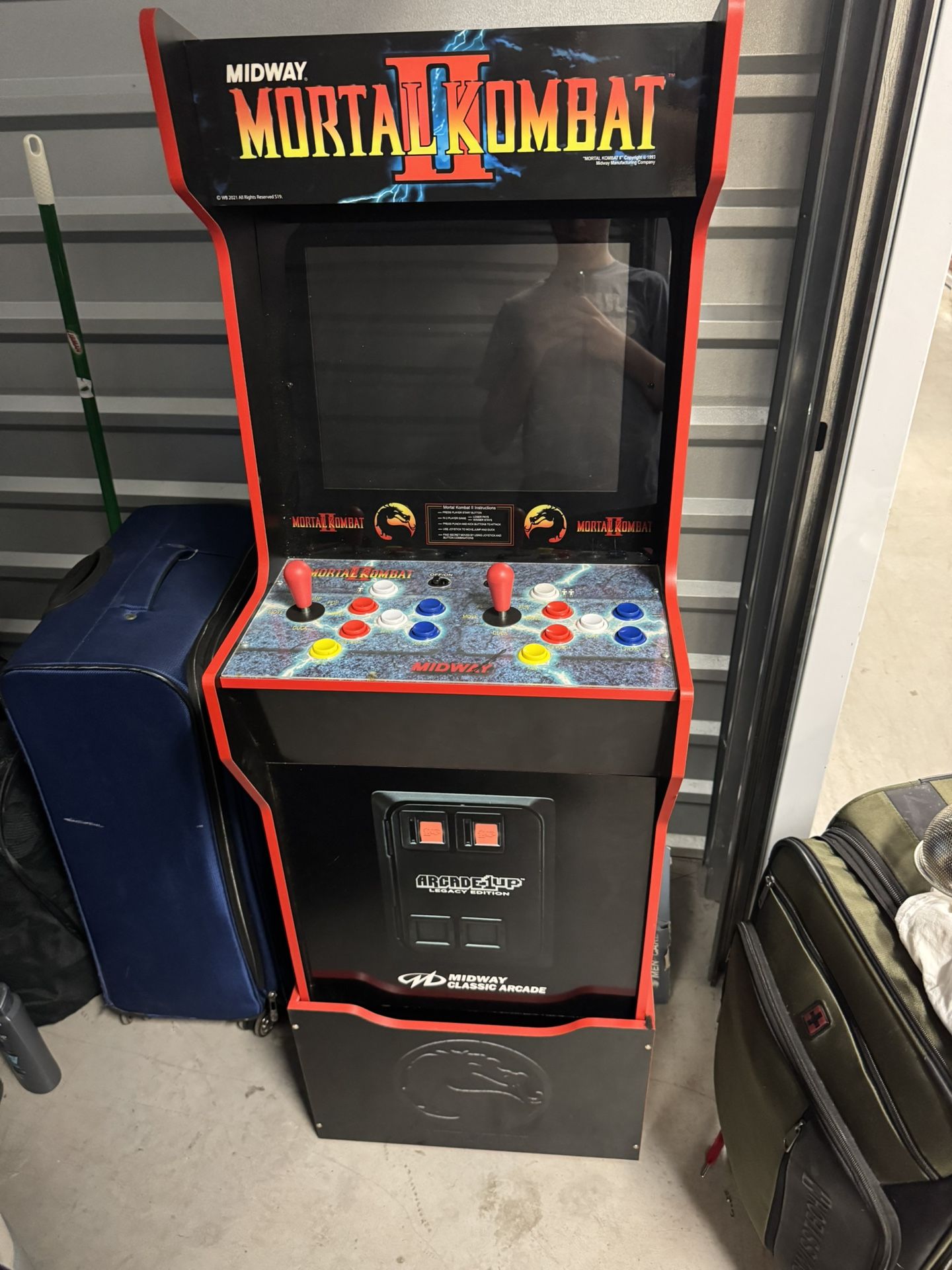 Arcade1Up Mortal Kombat II Legacy Edition Arcade Machine/ (With Riser)
