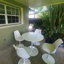 36" Dining Room Table w/ 4 Chairs 