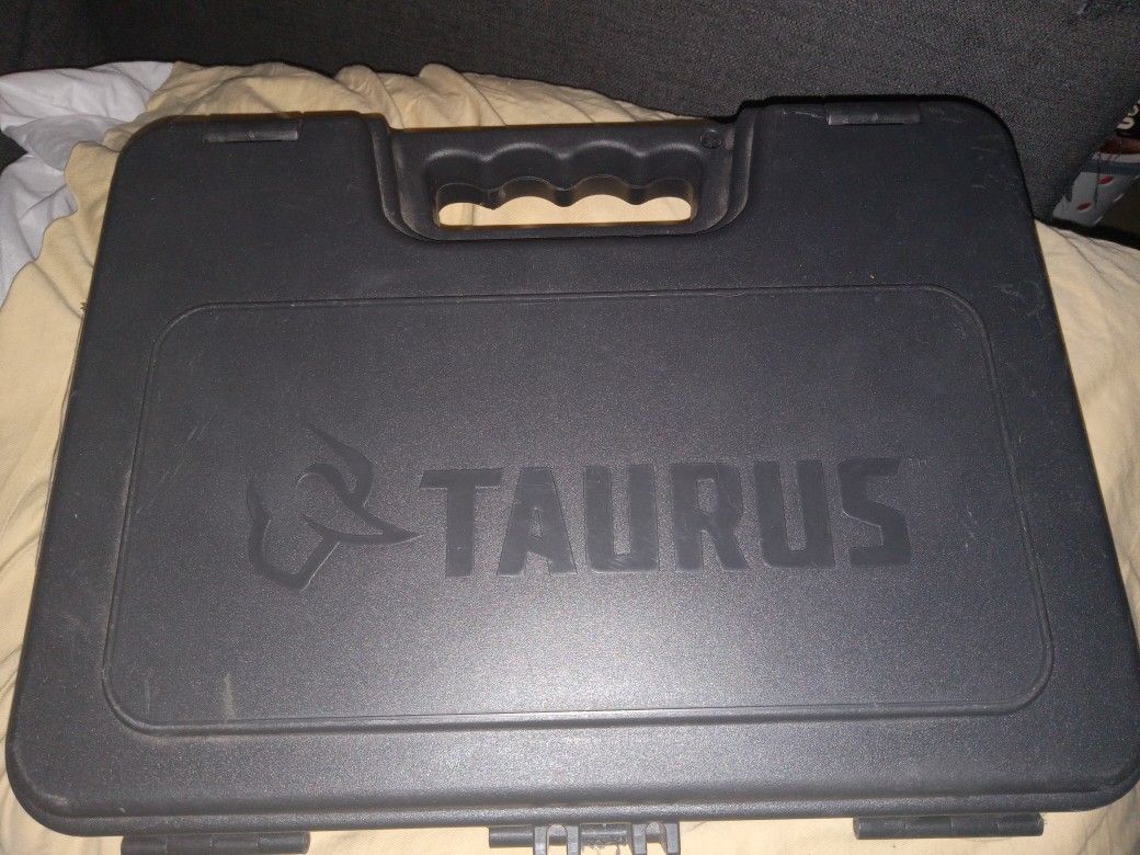 Hard Case For Taurus 