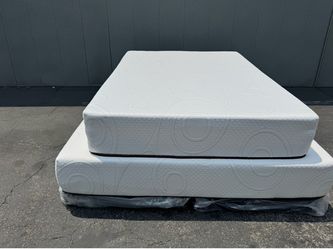 Queen Size Mattress & Box Spring New!