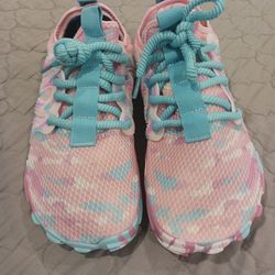 NEW SHOES FOR WOMEN & SIZE 10 .......😁😊😍