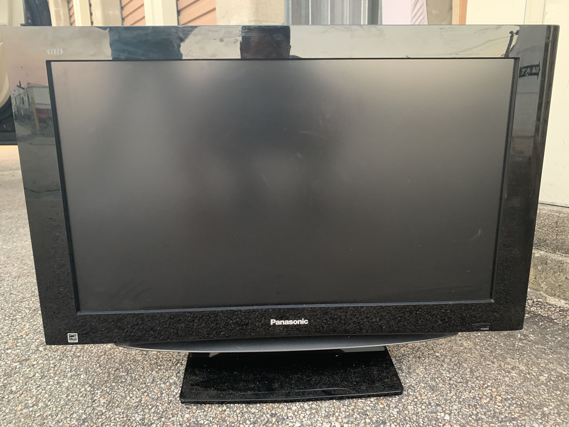 Panasonic Flat screen TV 32”