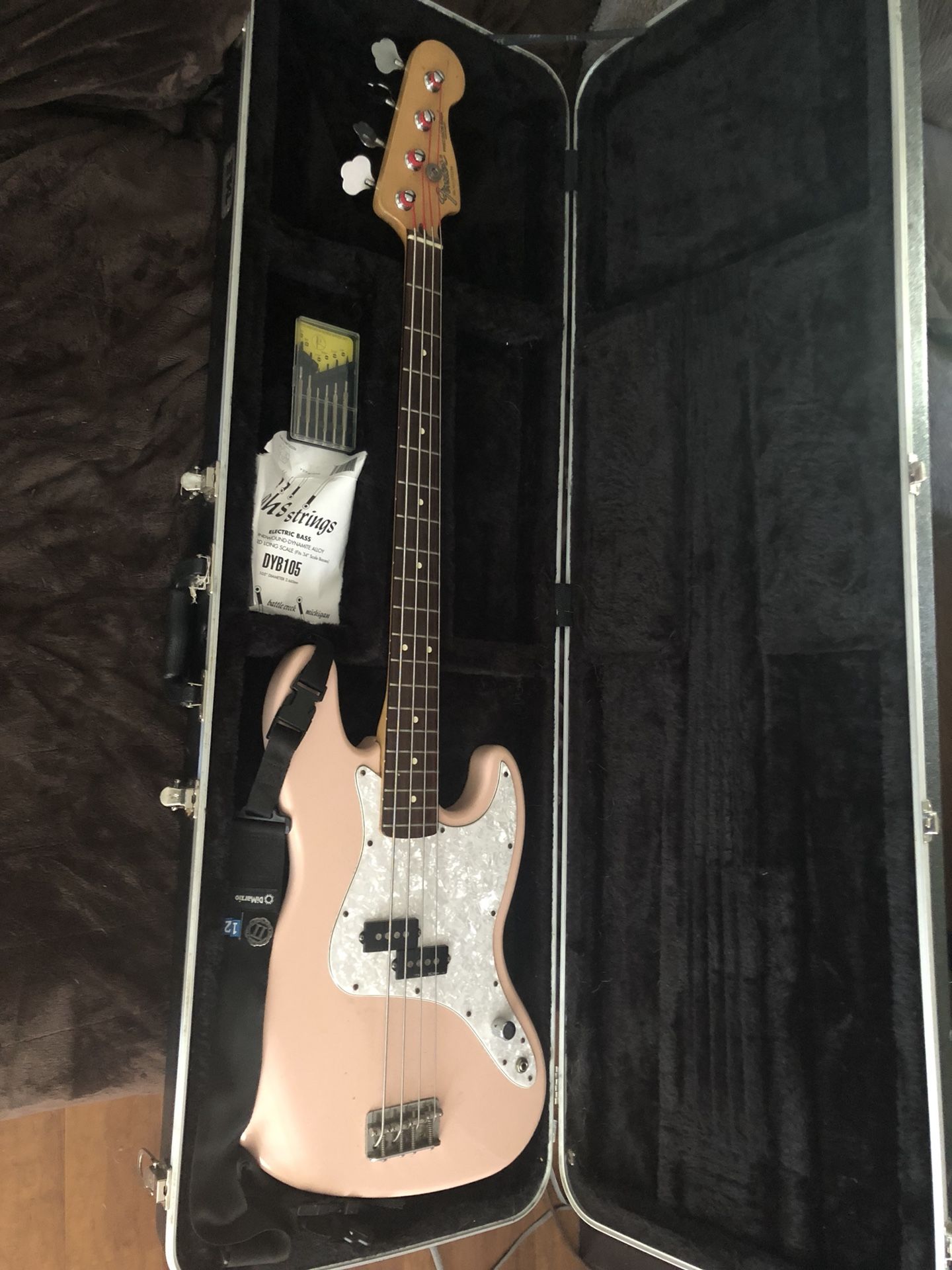 Mark hoppus bass pink deals