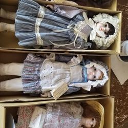 4 ANTIQUE GUILD DOLLS