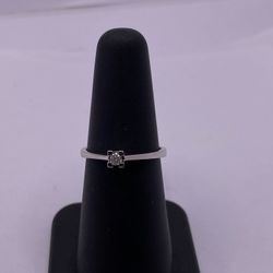 18K White Gold Solitaire Diamond Ring