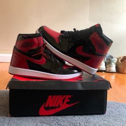 AIR JORDAN 1 RETRO MID OG (black/varsity red-white noir/blanc/varsity rouge) Size 10