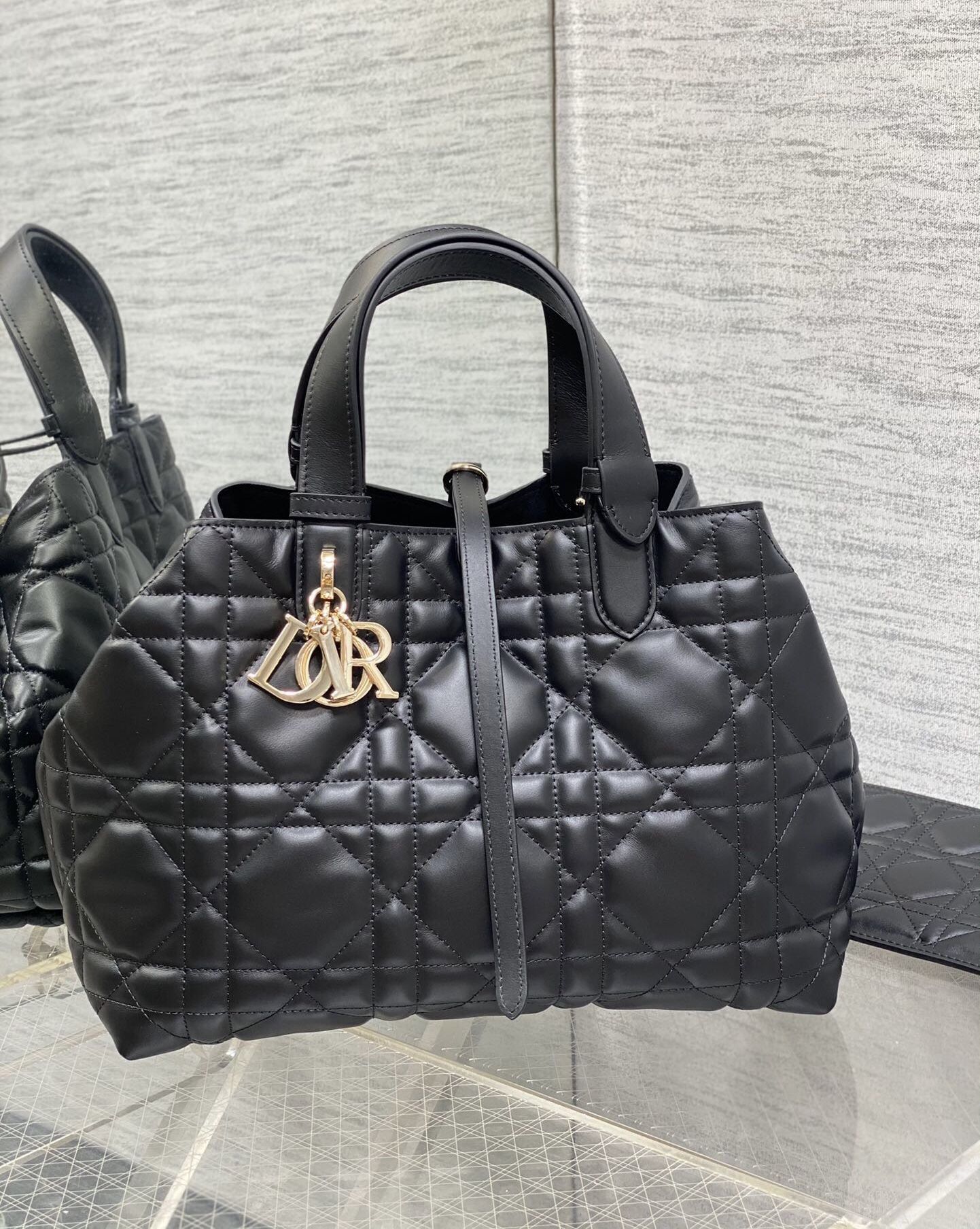 Dior black diamond handbag, elegance never out of style(102)49