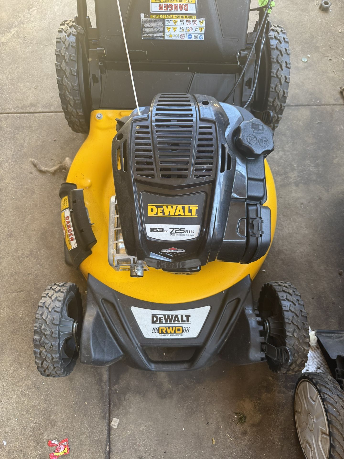 DEWALT 21 in. 163cc Briggs and Stratton 725Exi Engine Rear Wheel Drive 3-in-1 Gas Self Propelled Walk Behind Lawn Mower
