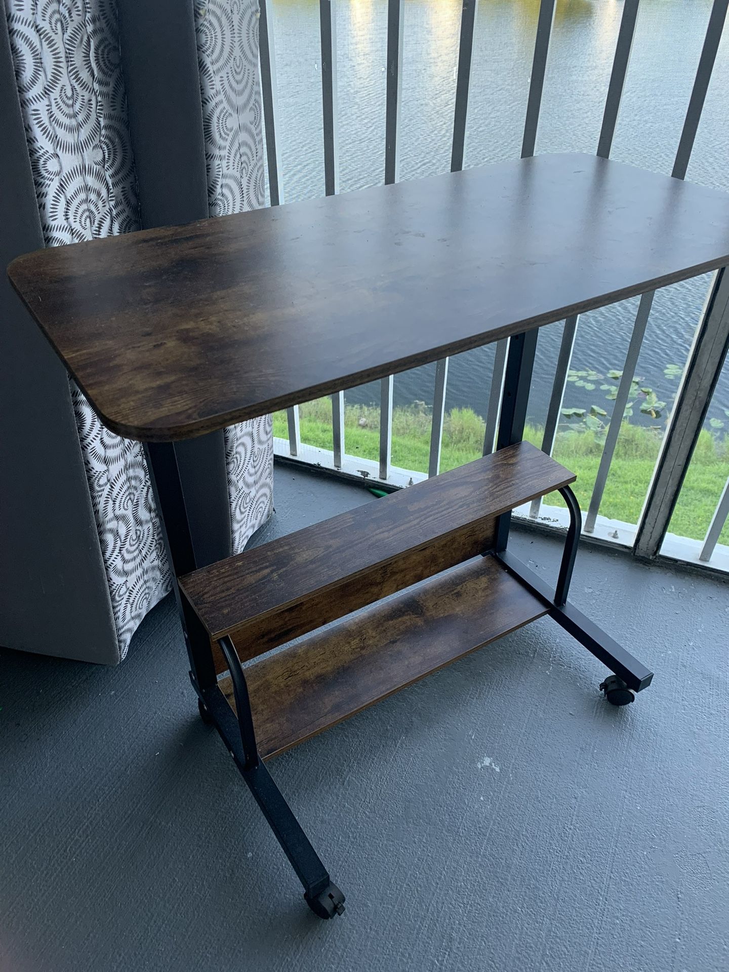 Desk (mobile) adaptable