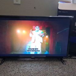 24 Inch TV Like New And Jewelry box
