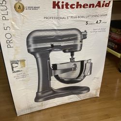 NEW* Kitchen Aid Professional 5 Plus Bowl Lift Stand Mixer- for Sale in  Aurora, CO - OfferUp