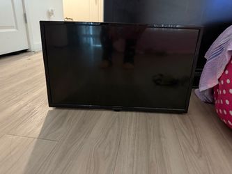 Insignia Flat Screen TV
