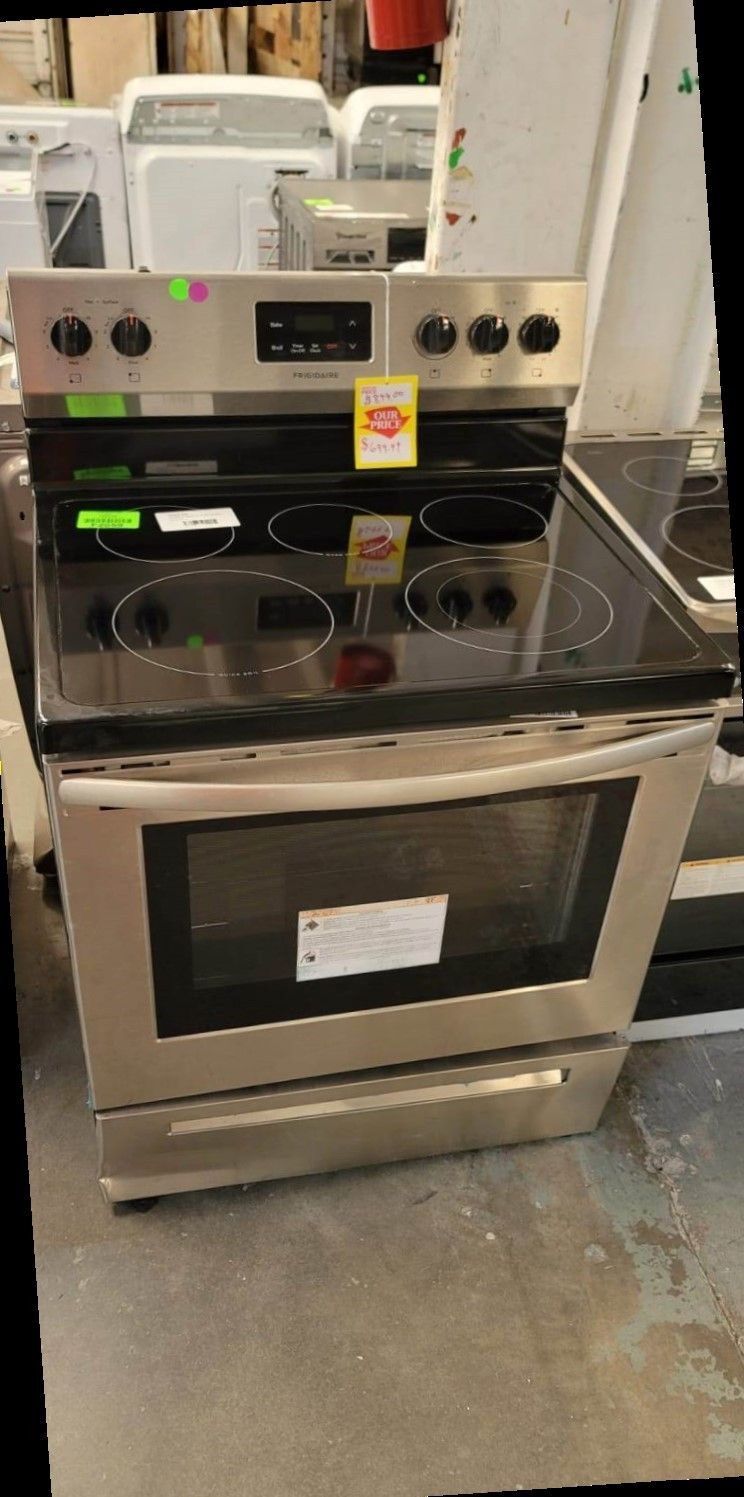 Frigidaire FCREAS 30 in. 5.3 cu. ft. Rear Control Electric Range Stove