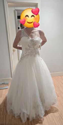 Oleg Cassini Wedding Dress Size 4