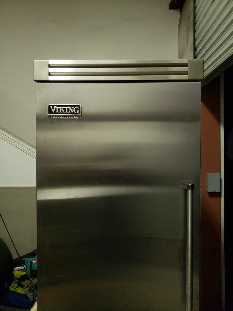Viking Refrigerator And Freezer. 