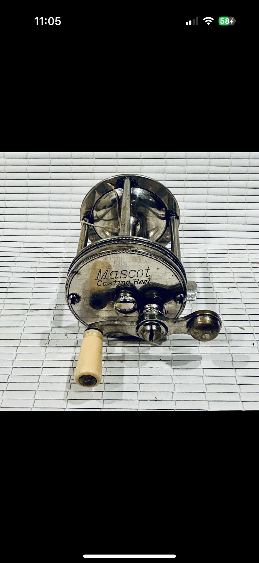 F122- Vintage Mascot Casting Fishing Reel Model 60 Chrome Metal Body