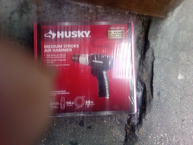 Husky Medium Stroke Air Hammer
