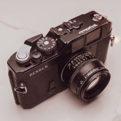 Voigtländer BESSA-R Black Rangefinder 35mm Film Camera - Good Condition