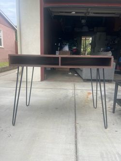 Mid-Century Modern Desk with Hairpin Legs