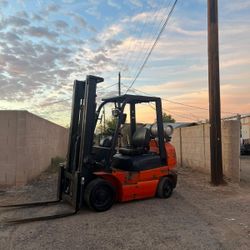 2003 Heli / Nissan Forklift 