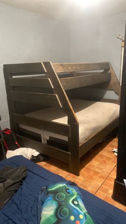 Bunk bed top twin bottom full(mattress included with bottom)for sale/pickup