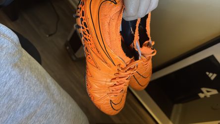 Nike hypervenoms size 8