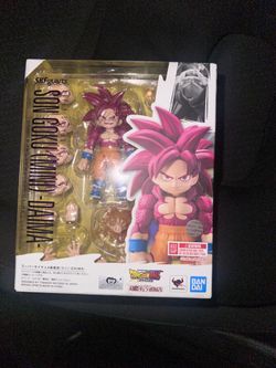 SH Figuarts Goku SSJ4 Daima