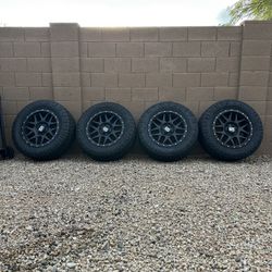 Toyota Tundra KMC Rims (5x150)