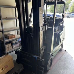 Clark Forklift GCS20 LPG – Runs & Moves – Needs Repair / Project