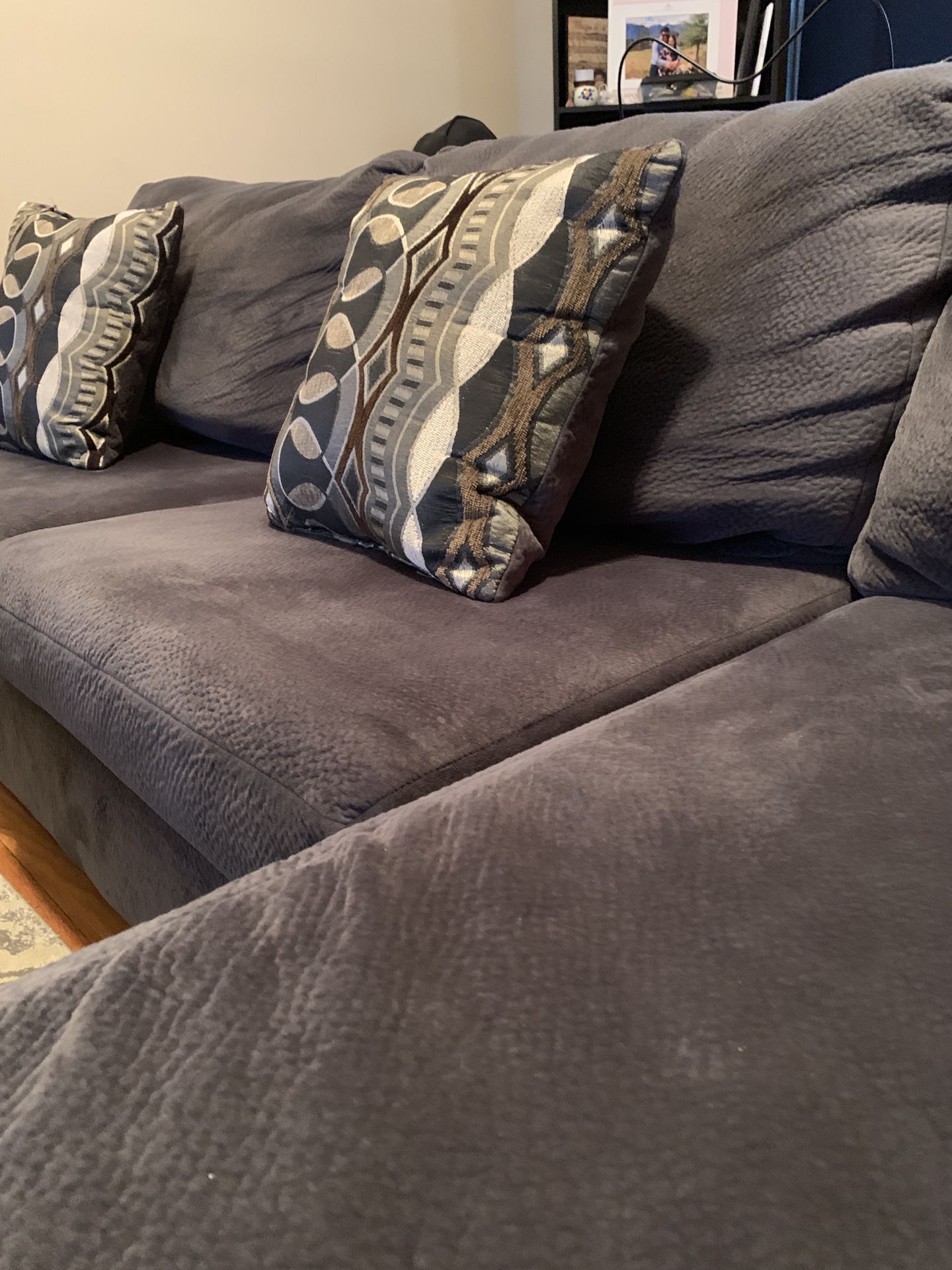 Cloud-like comfortable: 2-Piece Couch Sectional!