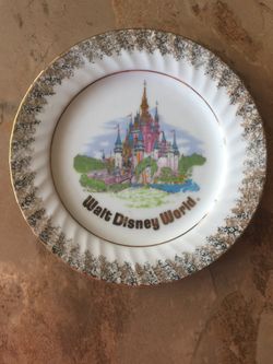Vintage Walt Disney World Commemorative Plate