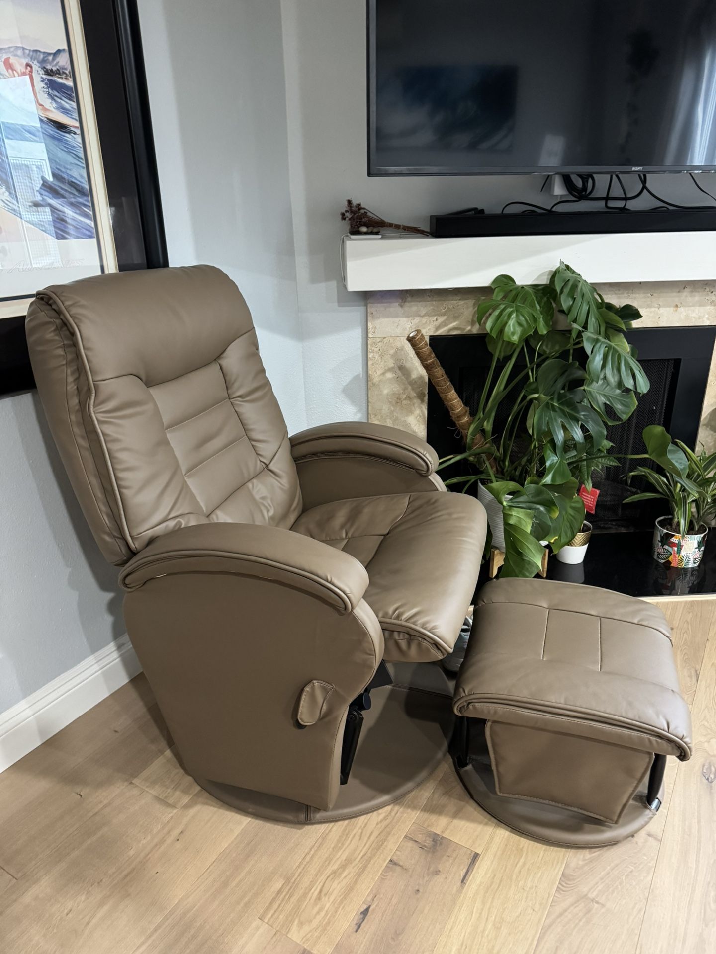 Fine Furniture Reclining Coaster and Foot Stool