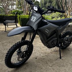 EM-5 2500W Electric Dirt Bike | 37 MPH | Hydraulic Suspension  | Dirtbike