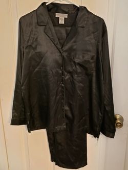 Womens size medium nightgown set. Shirt and pants. 15.00