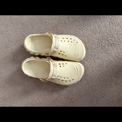 Crocs M9 W11