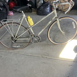 Vintage girls univega spirtour Made In Japan 12 Speed Bicycle 