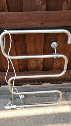 Warmrails towel rack wall mountable