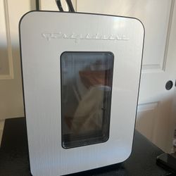 Frigidaire 10 Can/cosmetic Small Fridge 
